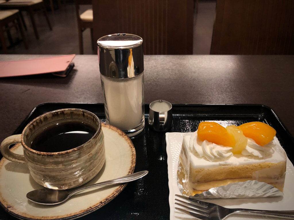 志らみず、シースーケーキ珈琲セット