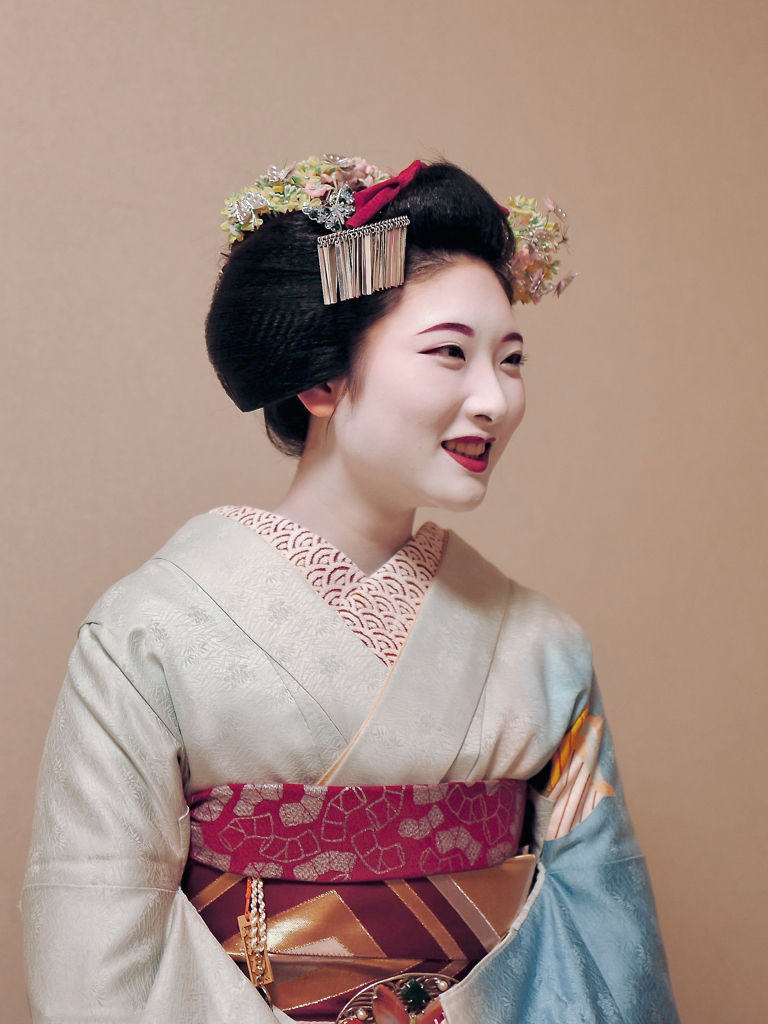 Scene II, Kyoto : Lady Maiko Mizuno