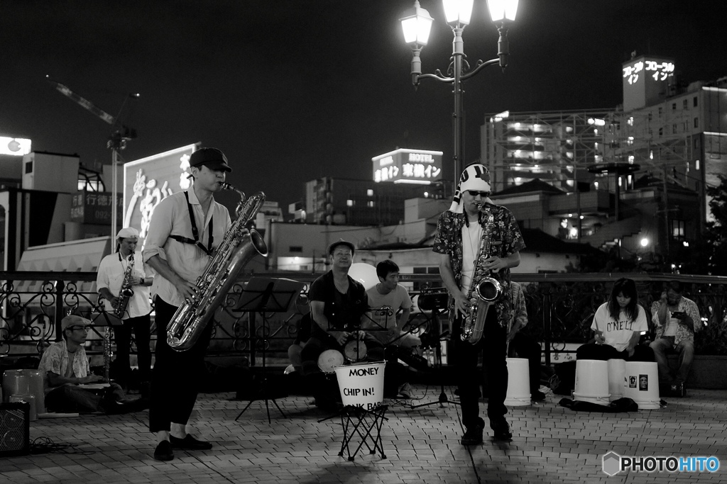 Let’s Jam : Nakasu street musicians