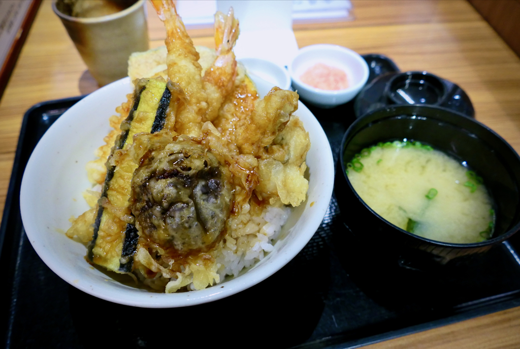 大海老天丼で一食