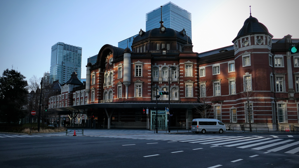SHWL : Morning Mood, Tokyo Station 2022