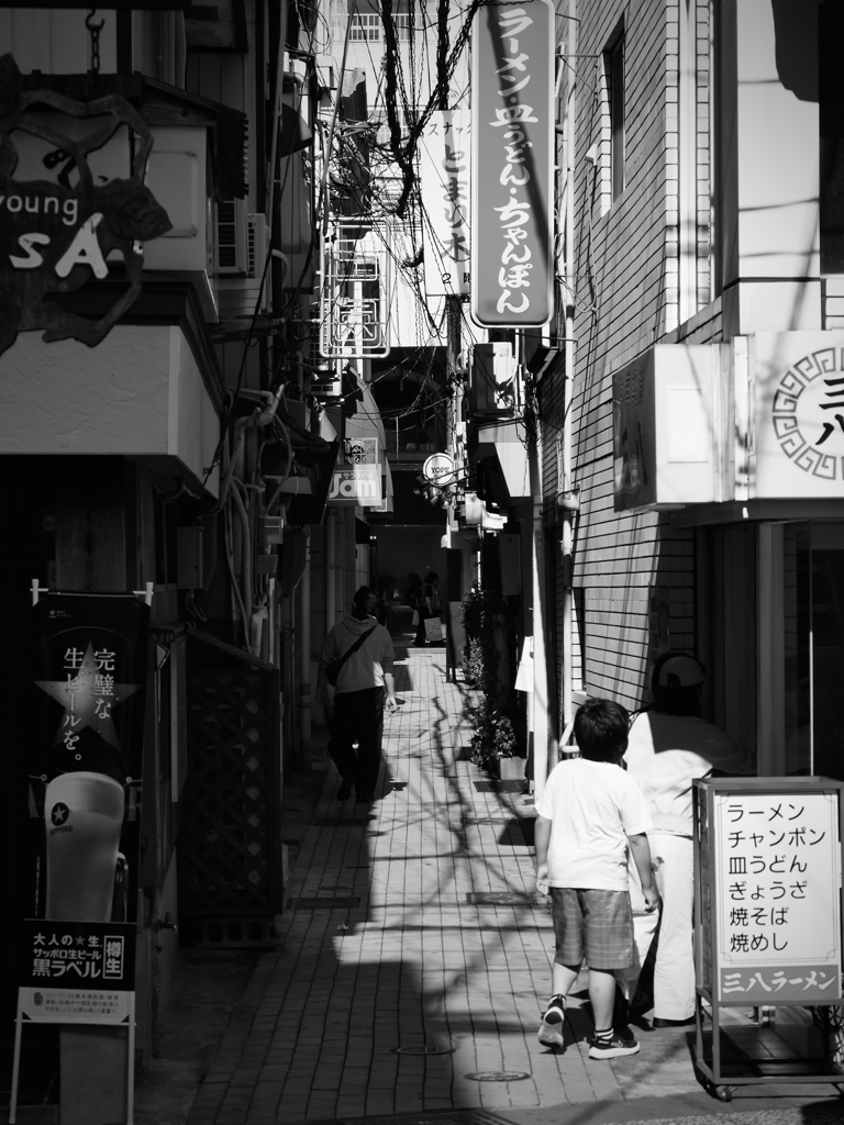 Hamanomachi, rambling with Leica