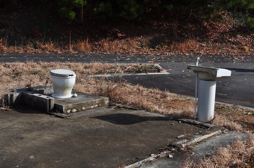 トイレの廃墟 By しののめ Id 写真共有サイト Photohito