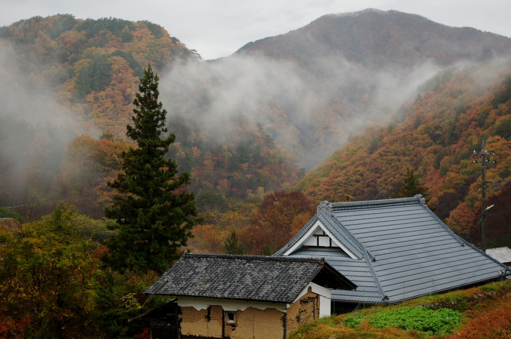 雨上がりの山里