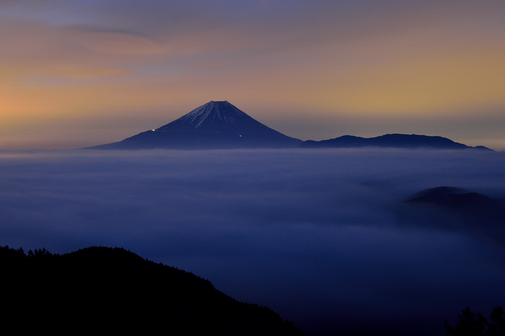 闇夜の雲海