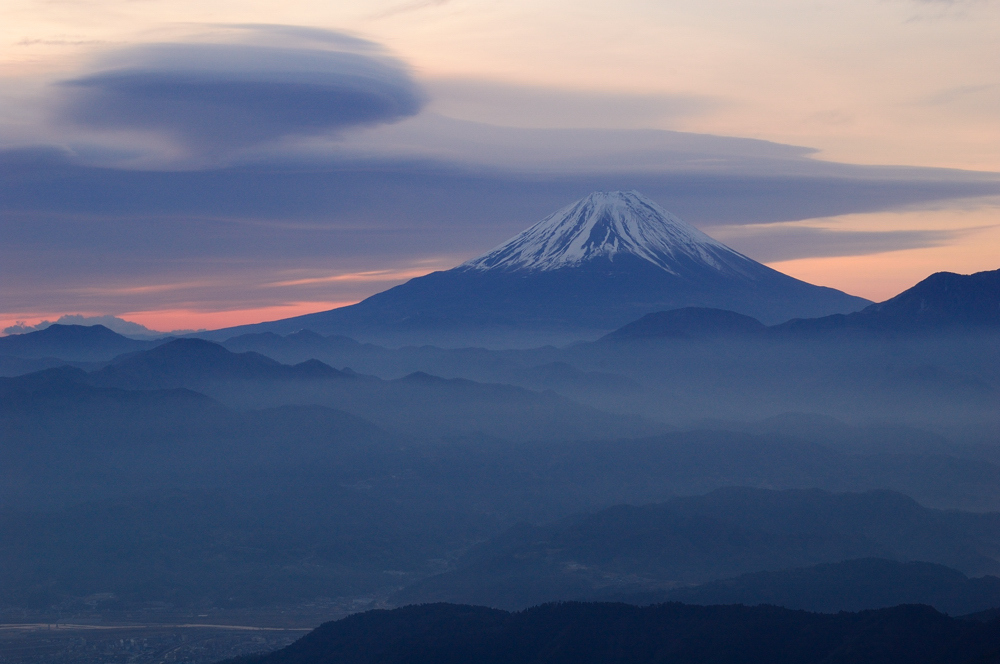 吊し雲と富士山