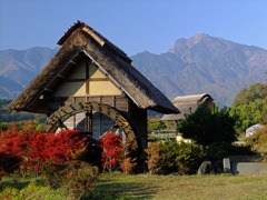 秋の水車小屋