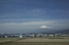 富士山と小さな工場街