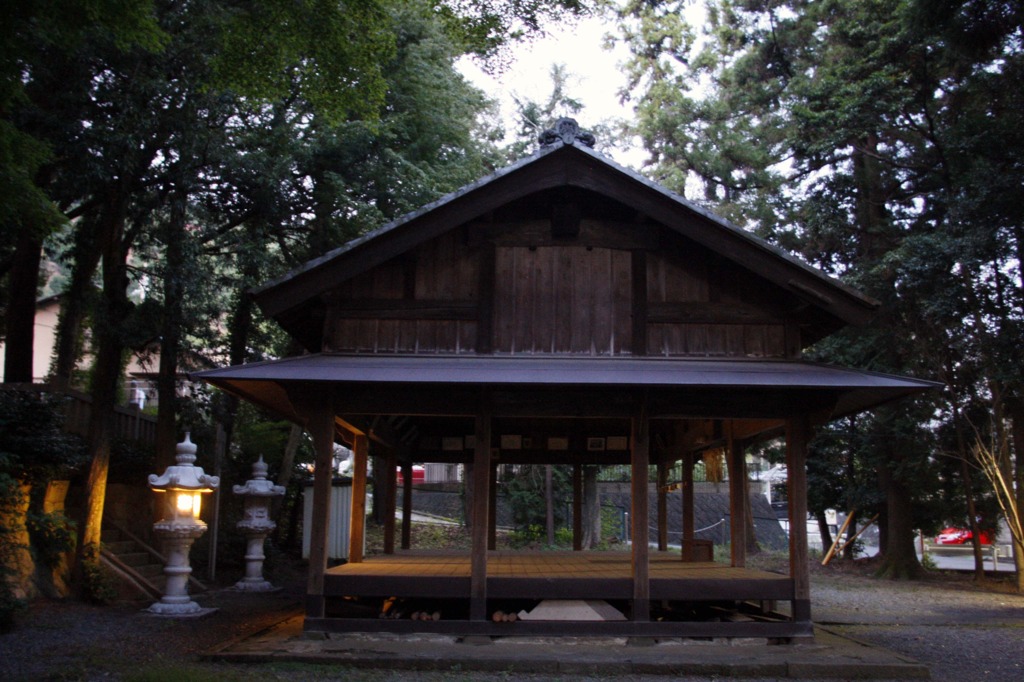 夕方の神社