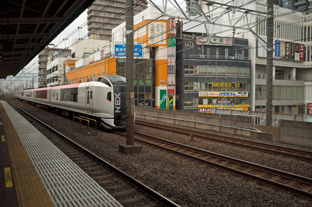 特急通過