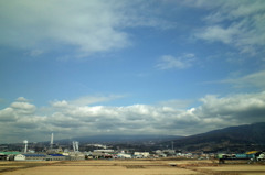 小さな工場街と富士山
