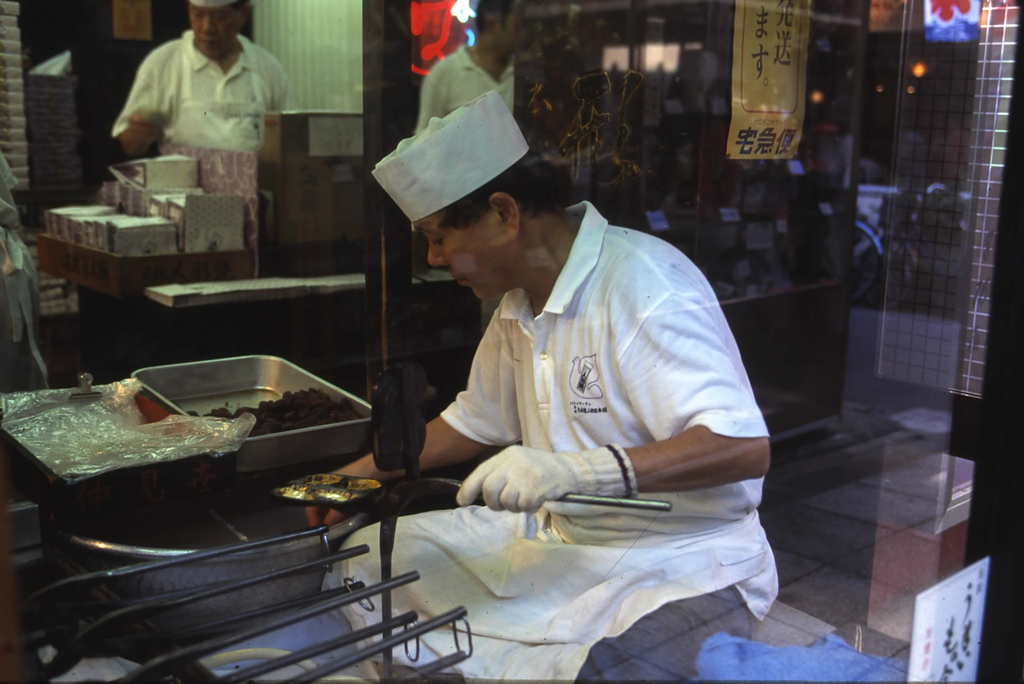 たい焼き焼いてます