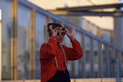 メガネあげるとこんな顔