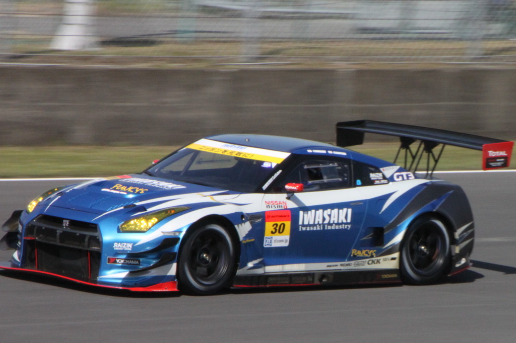 ＃30 IWASAKI apr GT-R