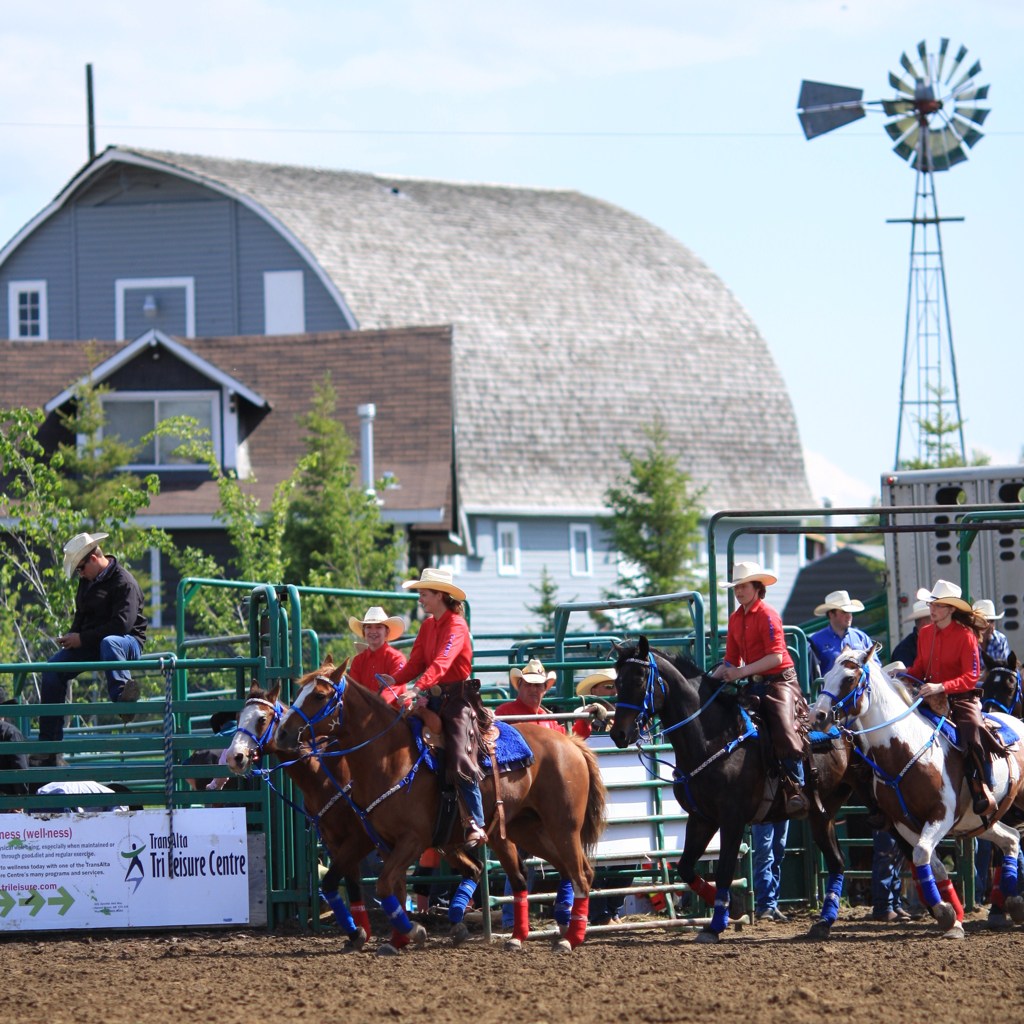 FARMER'S DAY / RED COWGIRLS