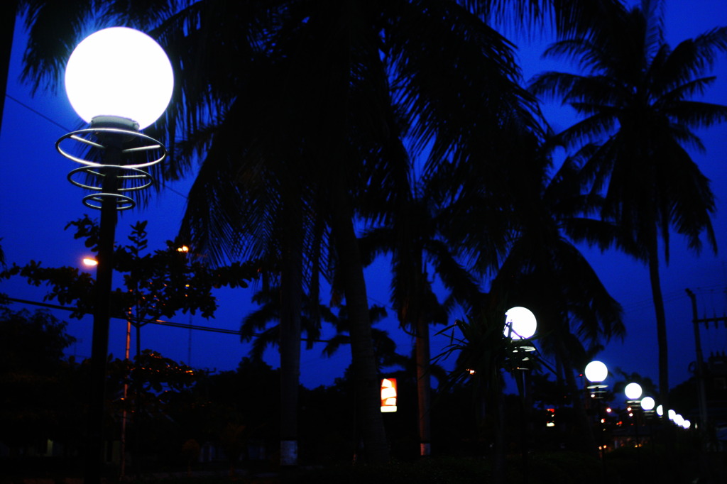 LIGHT, BLUE