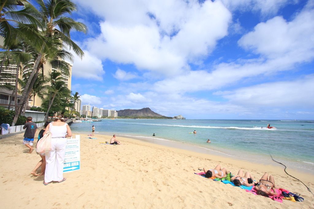 WAIKIKI BEACH