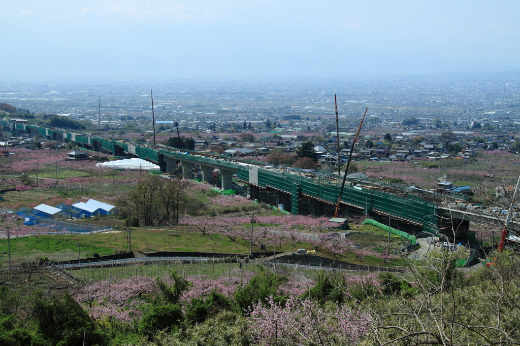 建設中