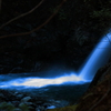 輝く水
