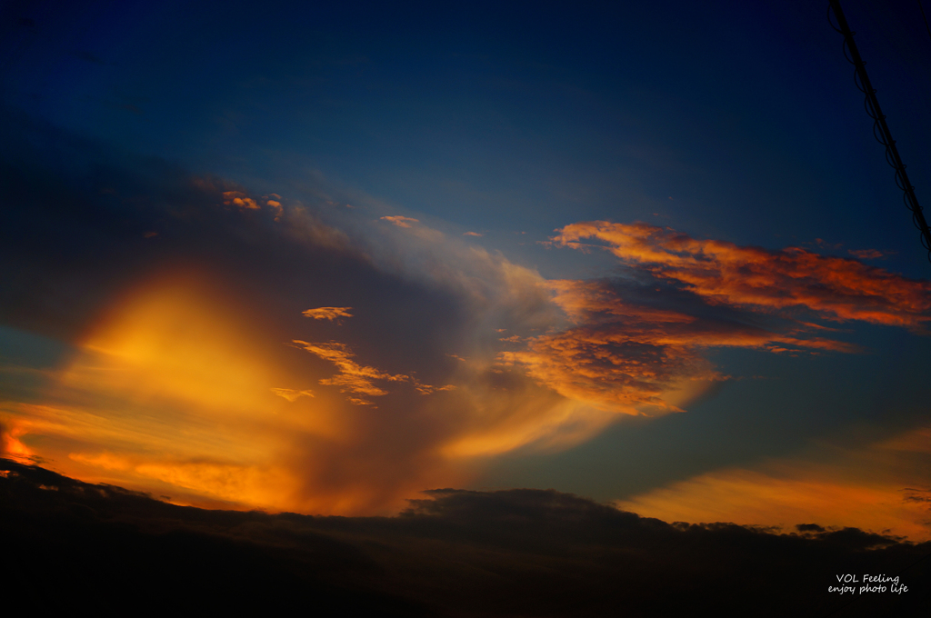 dramatic cloud