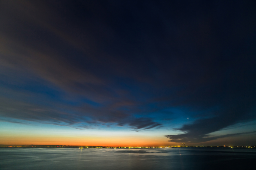 Tokyo Bay of the daybreak