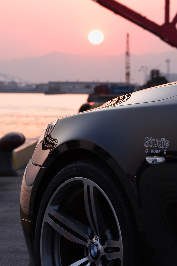 E60と夕日