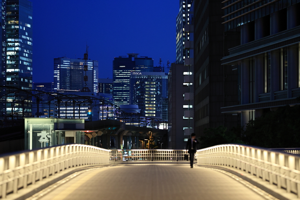 RYUKAN pedestrian bridge