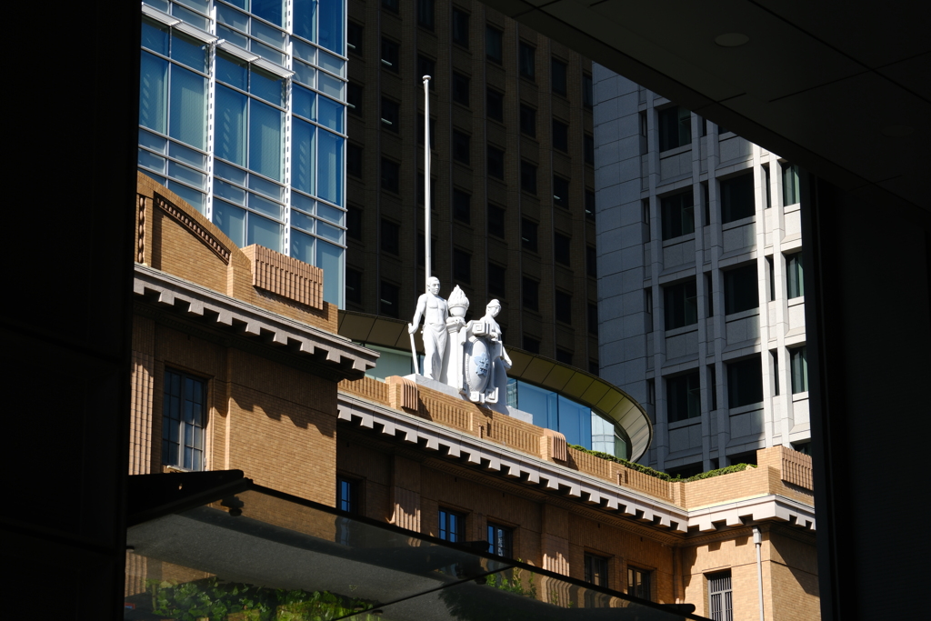 The white statue watches over