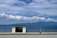 夏 の 待 合 所