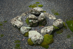 『三ツ石』