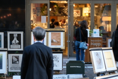 roadside art dealer