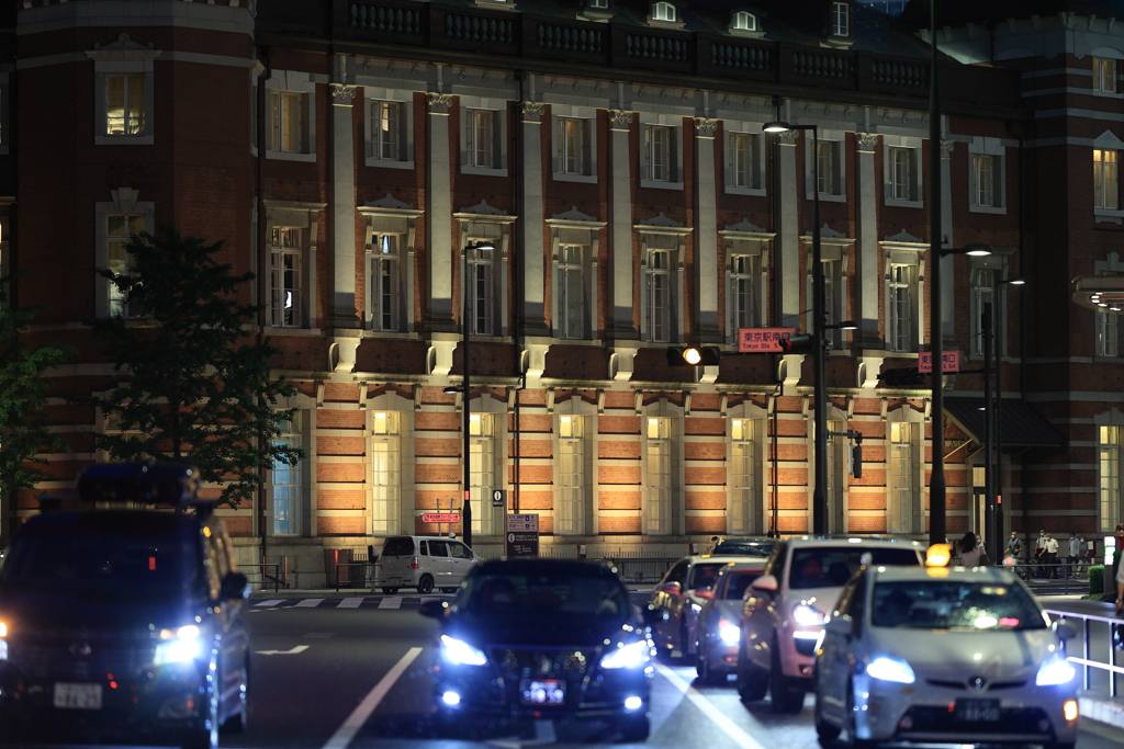 Tokyo station where it rains lightly