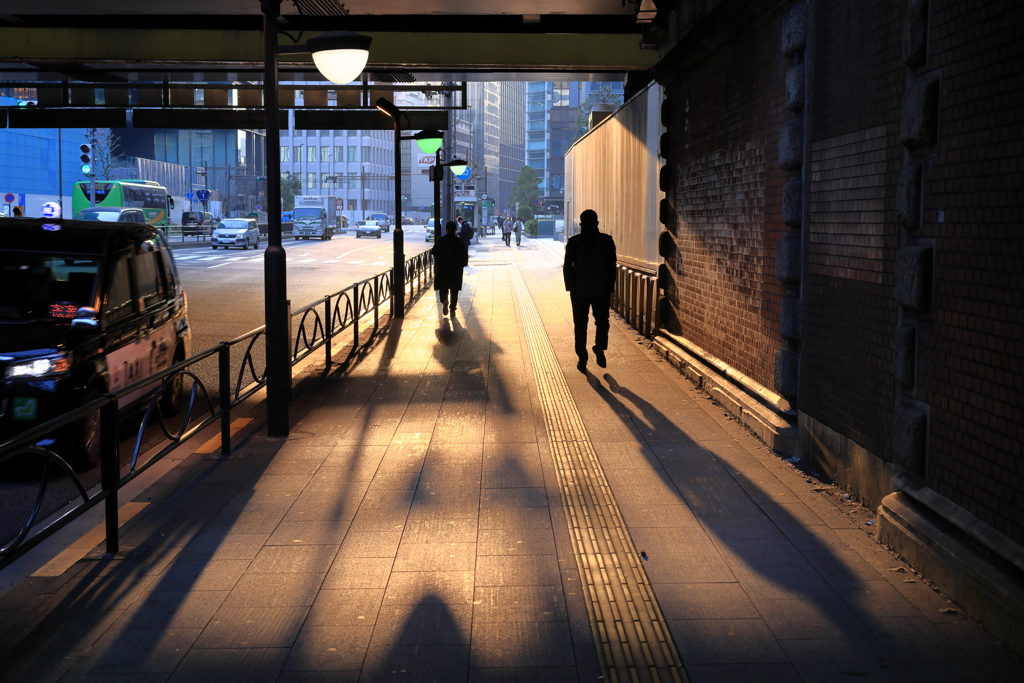 Le soleil du matin est éblouissant