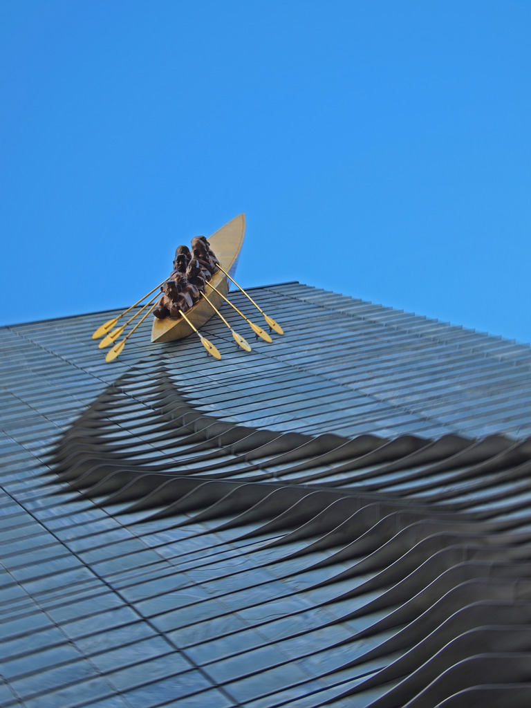 漕ぎ出せ七福神、青空へ
