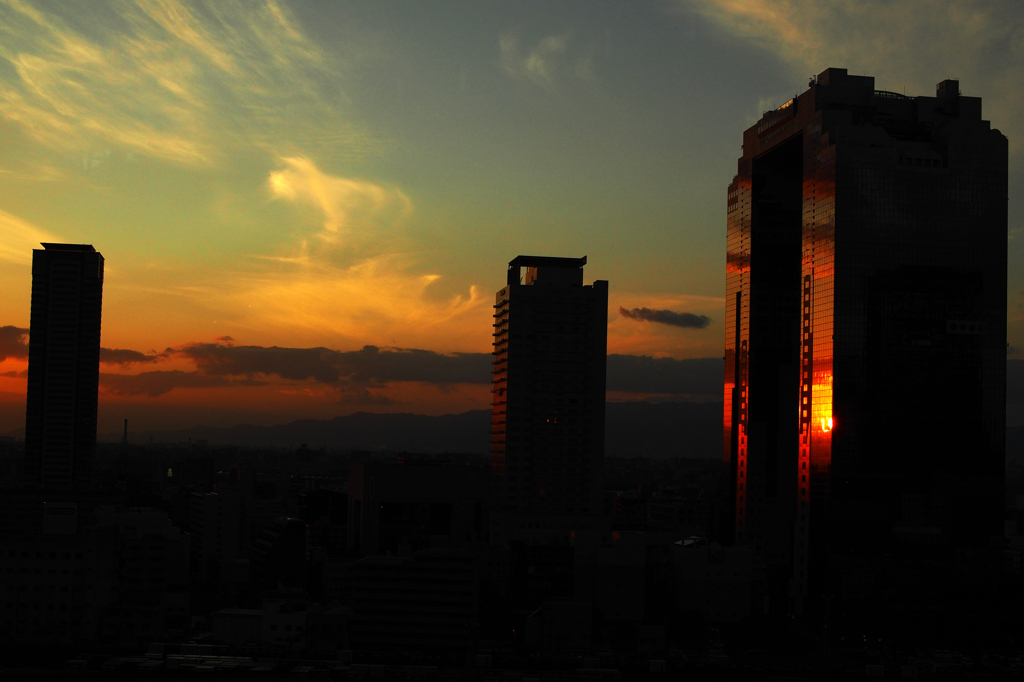 夕焼けスカイビル By チキチータ Id 写真共有サイト Photohito