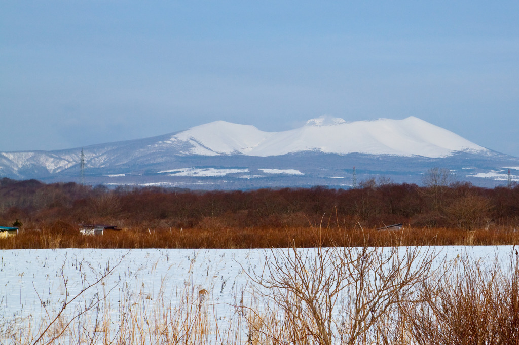 樽前山（苫小牧市錦岡付近から）