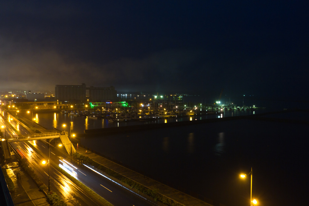 雨の小樽