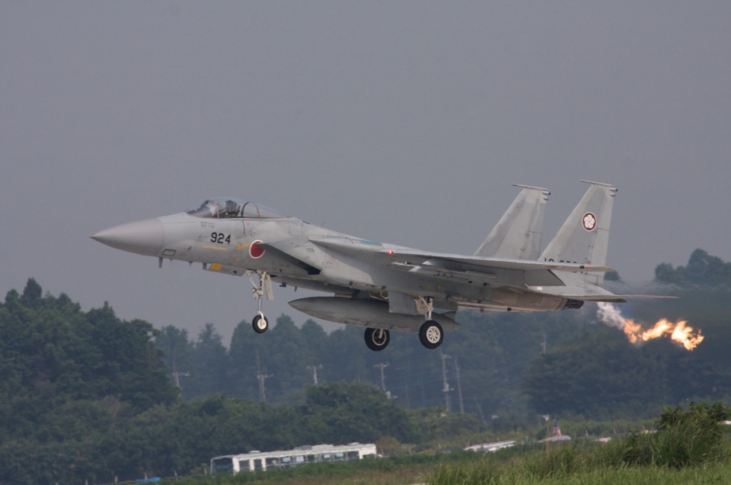 F15