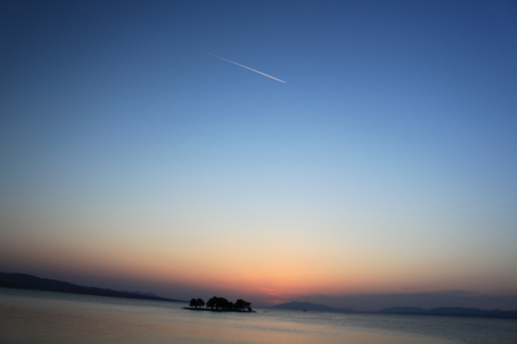 流れ星ではないのでお願いは叶わない
