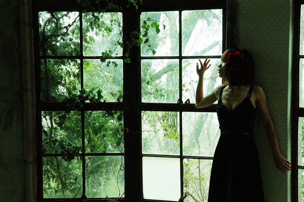 Girl in Ruins