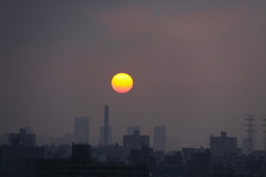 暗い夕日