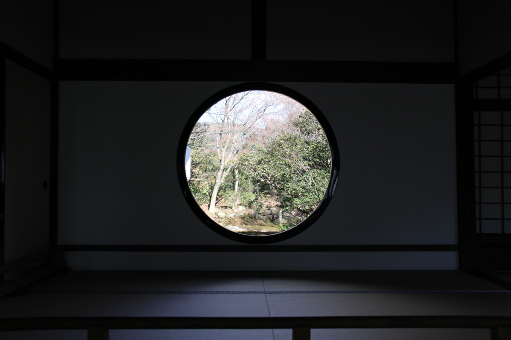 丸窓