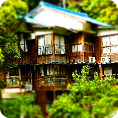 滝の土産物店