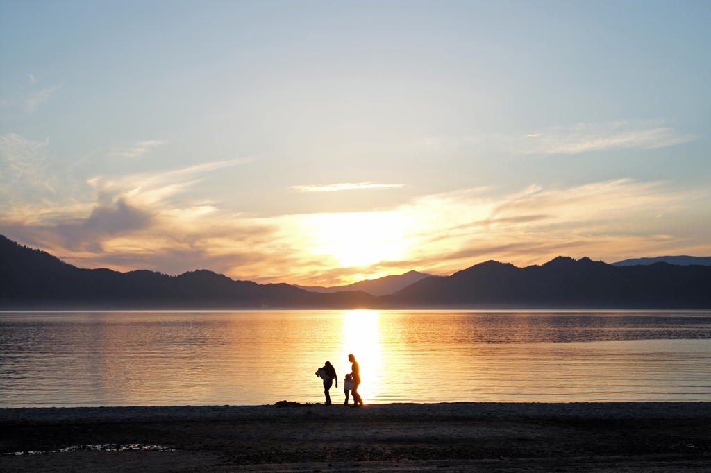 湖・夕景