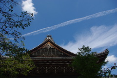 ひこうき雲、お寺
