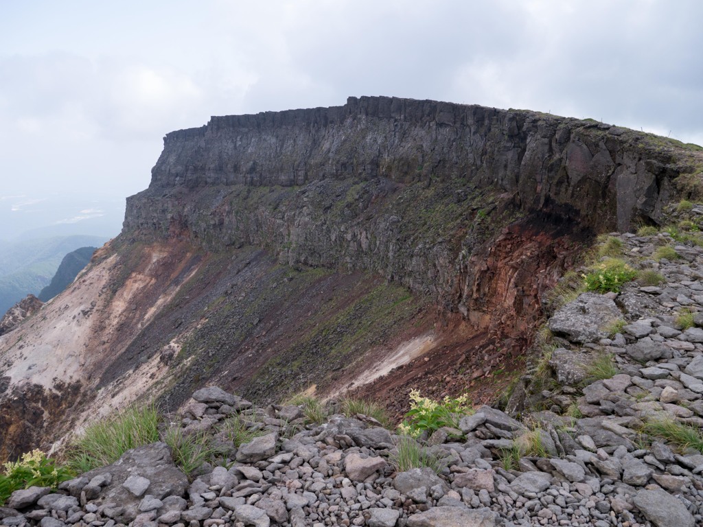 Crater wall of the Yatsugatake