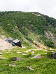 山小屋のある風景