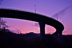 夕暮れのループ橋