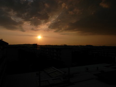 家から見える夕日