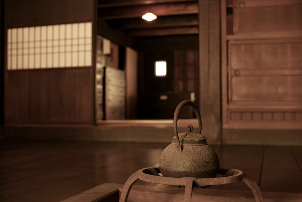 鉄瓶が居る